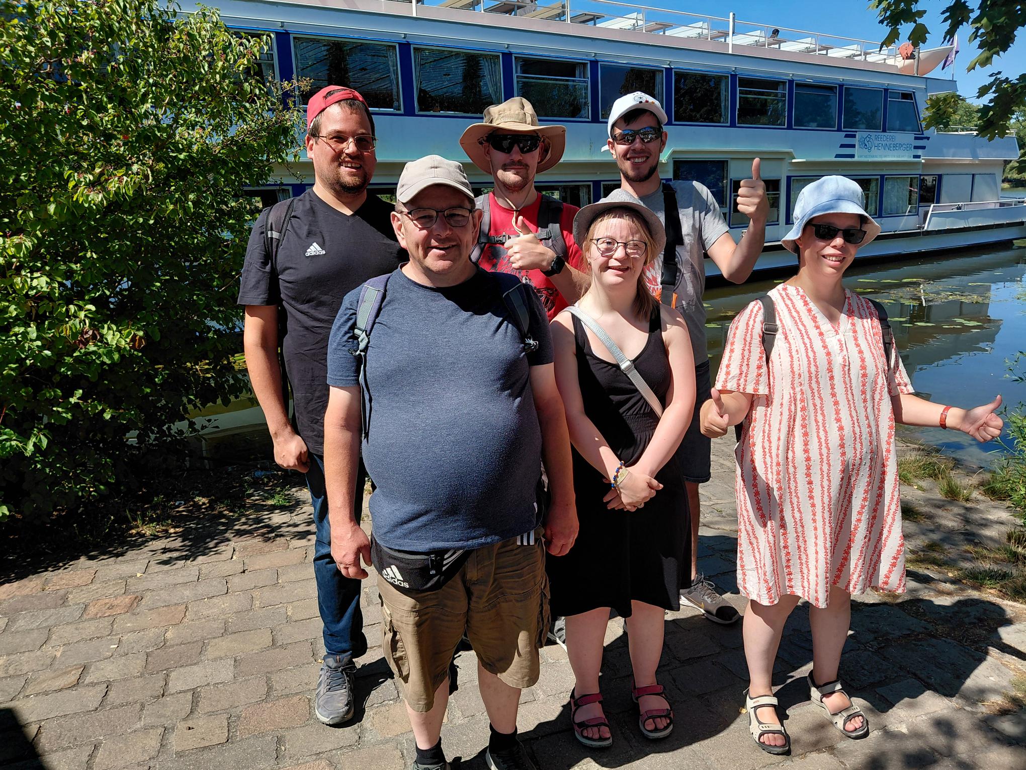 „Endlich Ferien – raus in die Natur!“ Unter diesem Motto startete die erste Ferienwoche der Offenen Hilfen der Lebenshilfe Main-Spessart. Für 16 Kinder aus dem Landkreis Main-Spessart begann damit eine besondere Woche voller Begegnungen, Bewegung, Abenteuer und ganz viel Spaß.